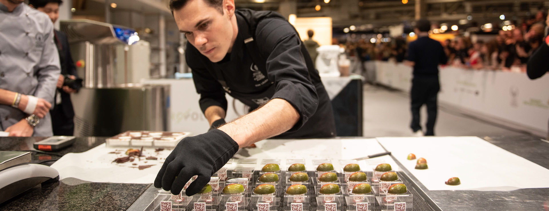Elias Läderach, le premier suisse gagne le World Chocolate Masters à Paris!